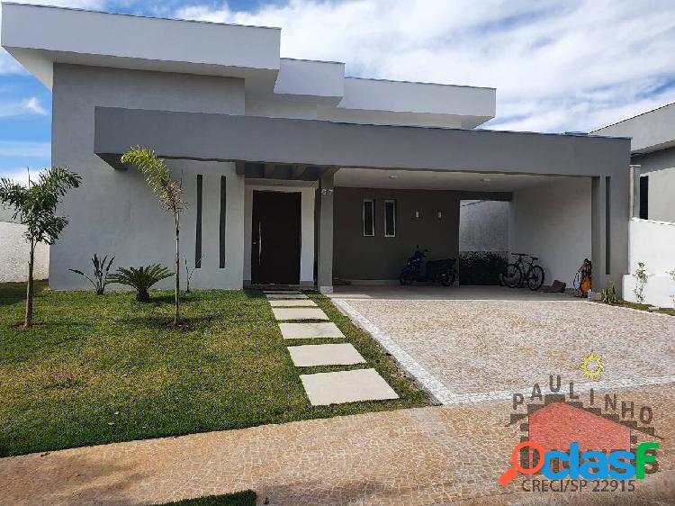 Casa semi nova e plana!