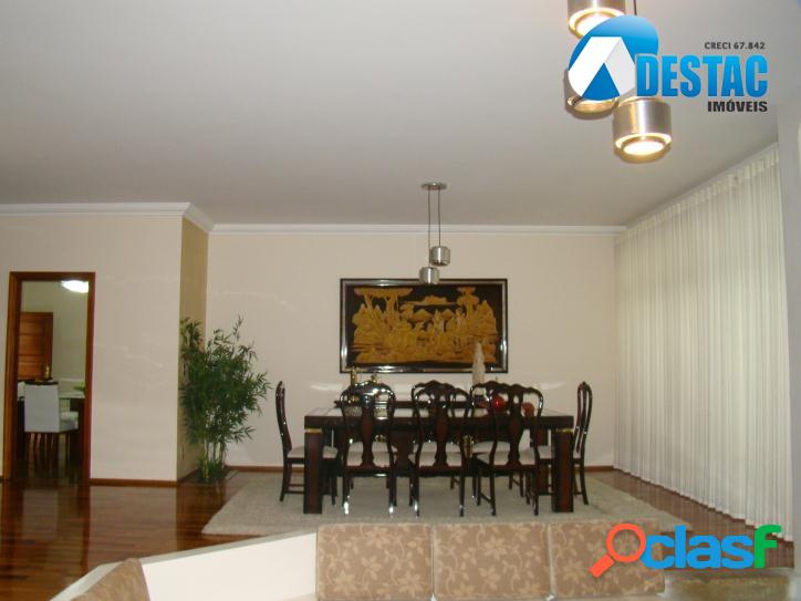 EXCELENTE - CASA - 4 DORMITÓRIOS - 2 SUÍTES - LOCAL NOBRE