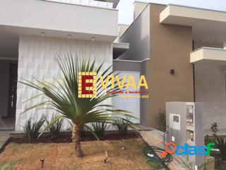 Linda casa no cond. Village Damha 3