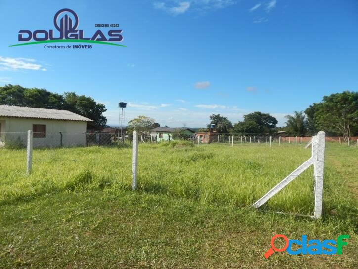 Terreno perto de tudo.