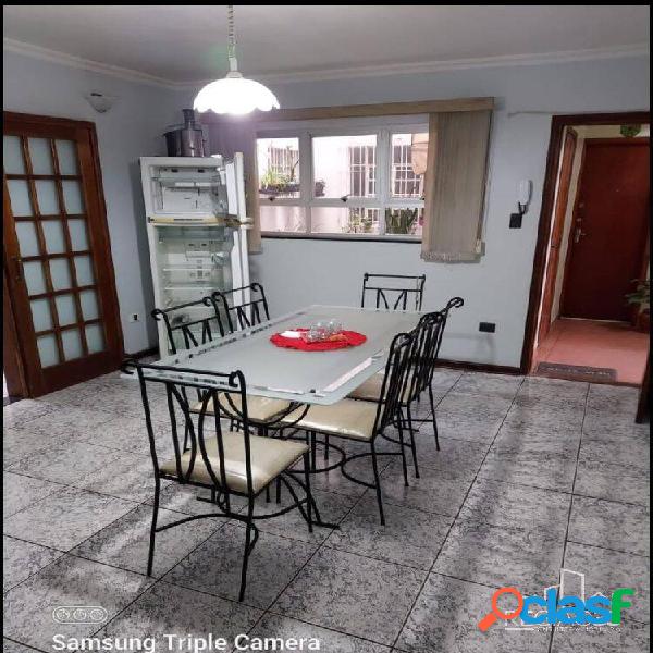 VENDE-SE EXCELENTE APARTAMENTO NO CENTRO