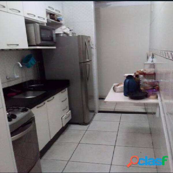 apartamento com 2 dormitórios, sacada cond. Castelo Branco