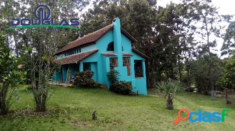 Área de 2 há com fácil acesso