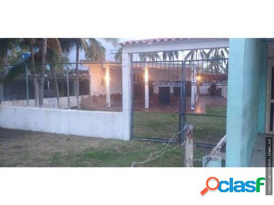 SE VENDE BONITA CASA EN CHICHIRIVICHE