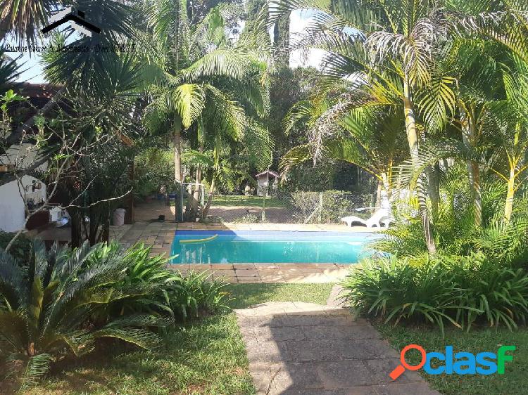 Bela casa no Condomínio Residencial Monte Catine - Bairro