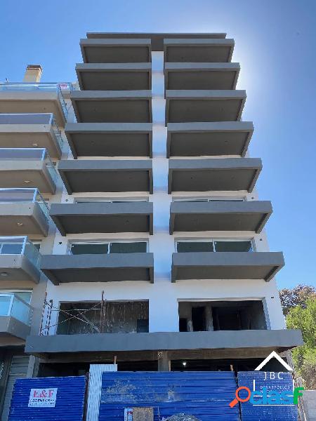 VENTA SEMIPISO FRENTE AL MAR, EN COSTANERA AL 1000, MONTE