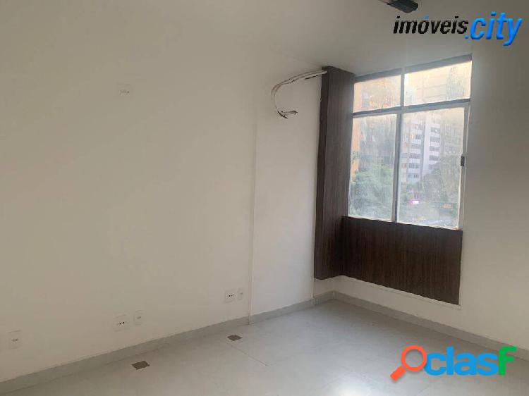 CONJUNTO COMERCIAL NO JARDIM PAULISTANO