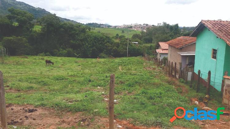 Terreno dentro da cidade de 3000 m²