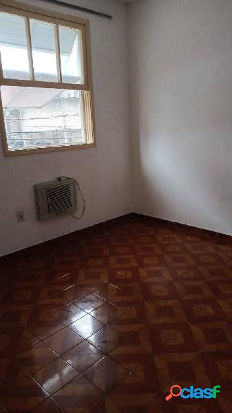 Apartamento de um quarto Av. Presidente Wilson de frente -