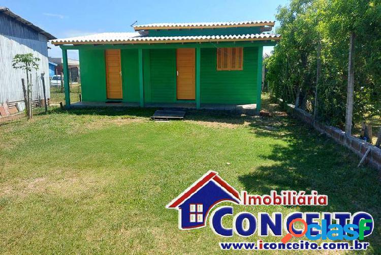 C245 - Excelente residência mista localizada no balneário