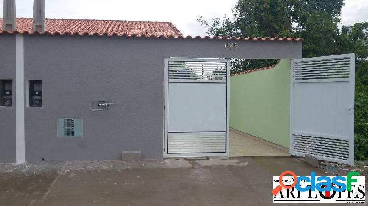 Casa NOVA perfeita c/ piscina bem localizada em Itanhaém -