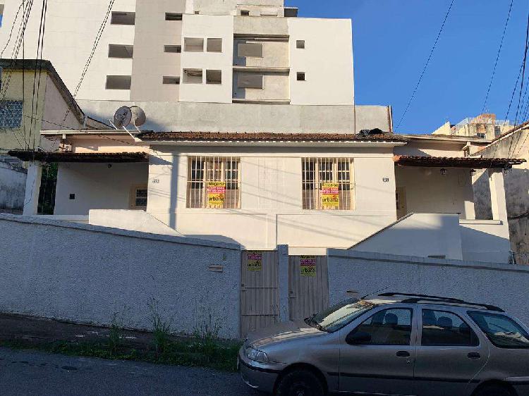 Casa, Sagrada Família, 2 Quartos, 0 Vaga