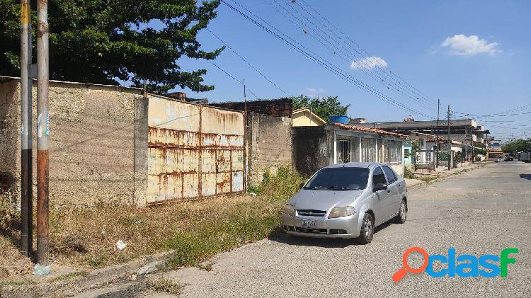 Terreno en venta en la Urb. Pocaterra, Tocuyito 384 mtrs.