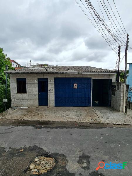 5 casas dentro de um terreno de 376m² em Petrópolis