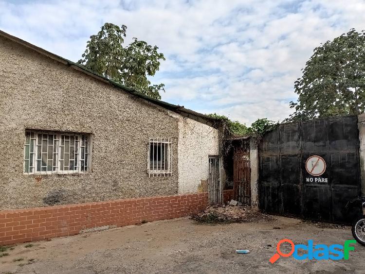 Casa de esquina comercial en La Candelaria