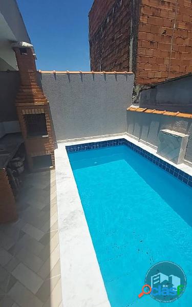 Casa linda, com piscina e churrasqueira