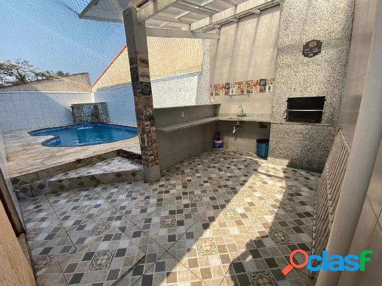 LINDA CASA TÉRREA DE 02 DORMITÓRIOS 1 SUÍTE E PISCINA