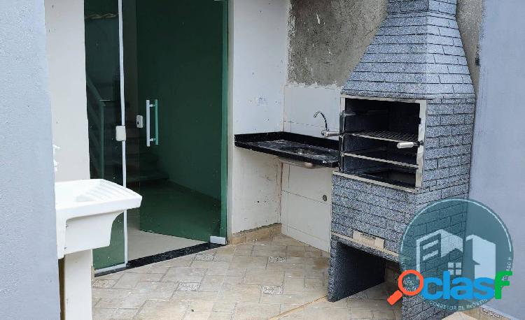 Sobrado com piscina, próximo ao centro