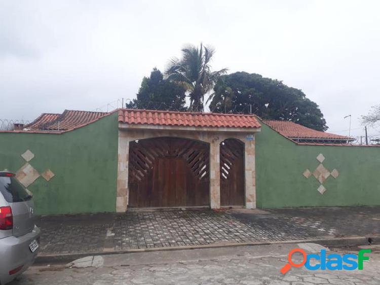 Casa com 2 dorms em Mongaguá - Jd Praia Grande por 370 mil