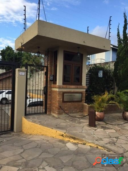 Casa com 3 dorms em Porto Alegre - Ipanema por 379 mil para