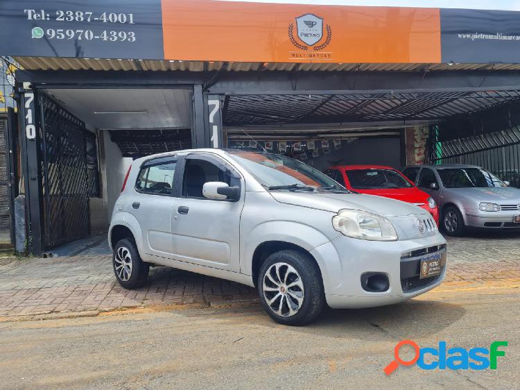 FIAT UNO VIVACE CELEB. 1.0 EVO F.FLEX 8V 5P PRATA 2011 1.0