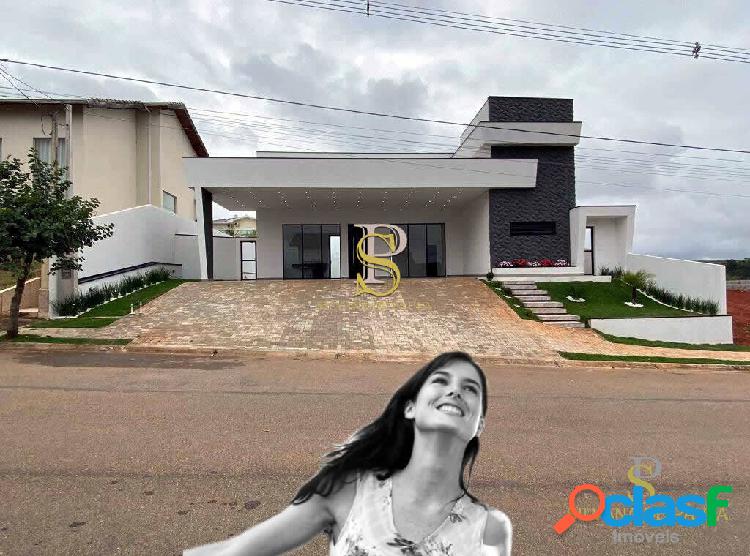 Casa de Alto Padrão À Venda em Condomínio Fechado -