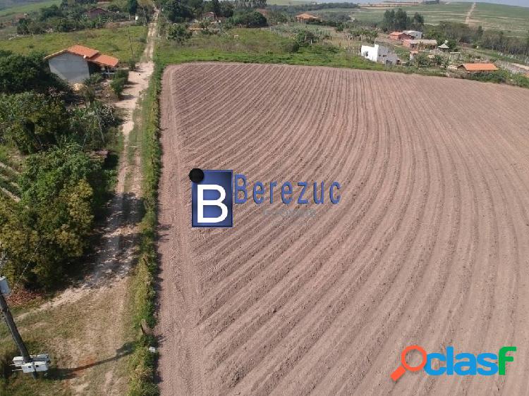 Sítio com 23.000 m²