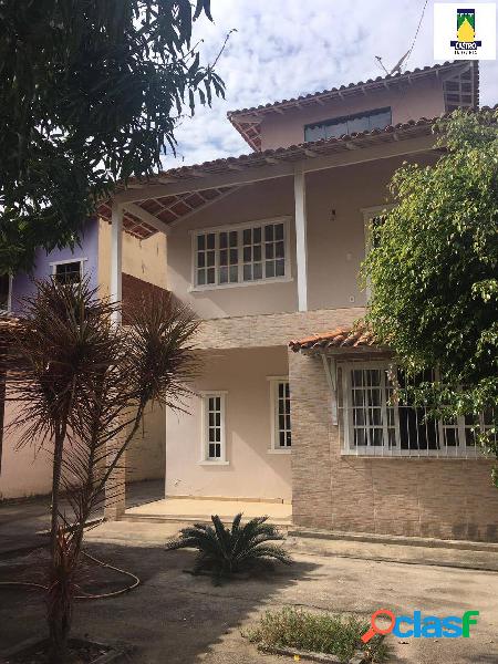 VENDO EXCELENTE CASA TRIPLEX EM RIO DAS OSTRAS