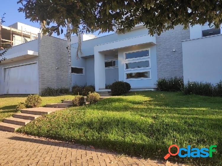CASA AVERBADA NO CONDOMÍNIO PORTO SEGURO COM EXCELENTES