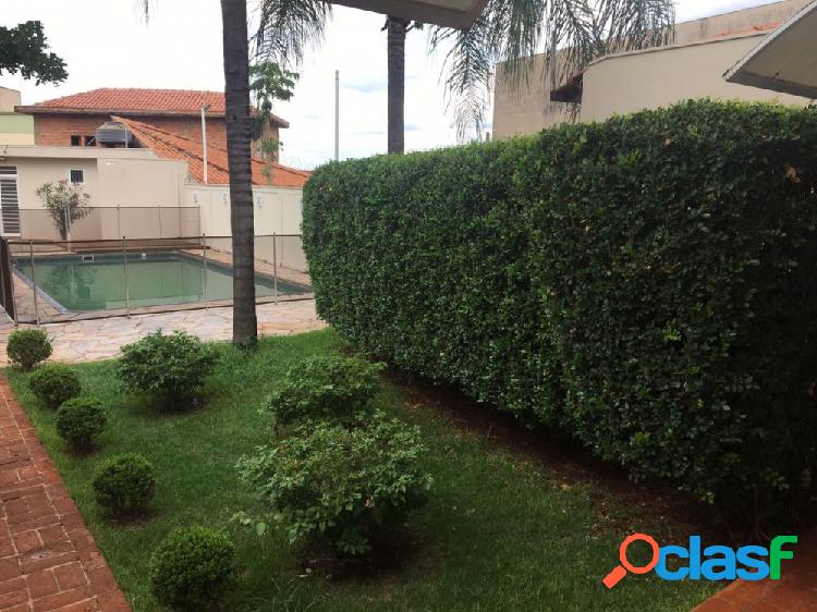 Lindo Sobrado 3 dormitórios com piscina Planalto Verde -