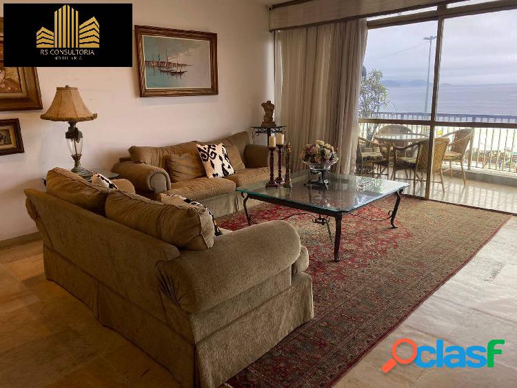 O apartamento na Atlântica/P5, ótima localização, todo