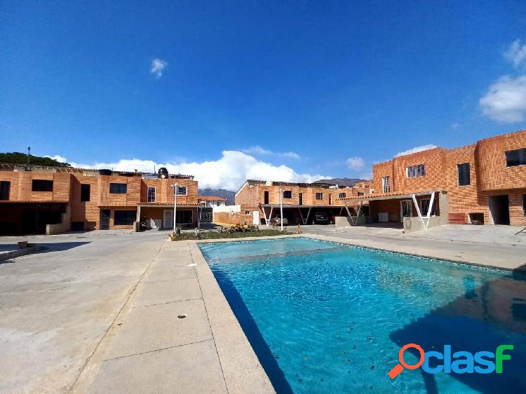 Townhouse en Brisas de Manantial Naguanagua