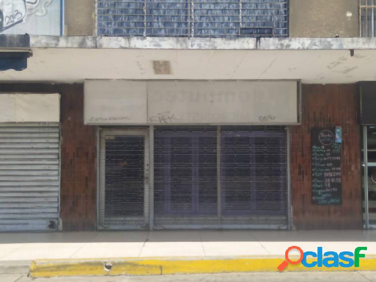 Se alquila local comercial de 130m2 en Av. Bolívar Norte,