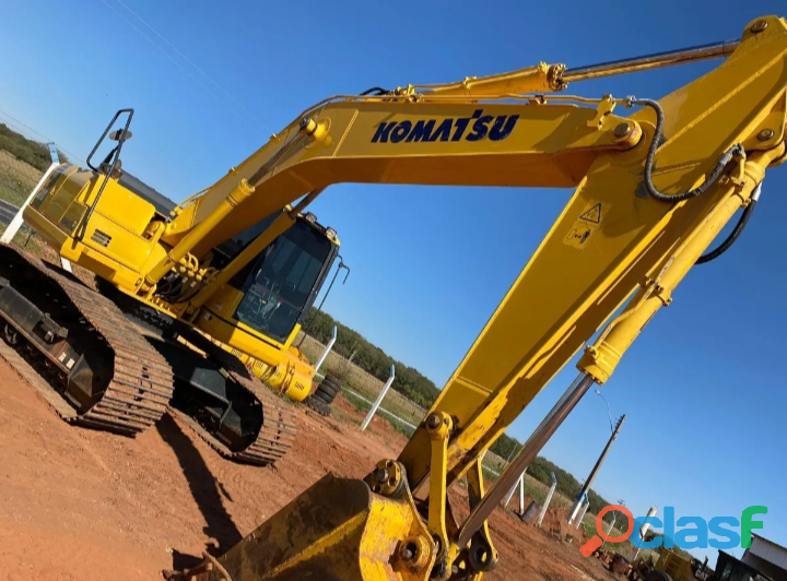 Escavadeira komatsu pc200