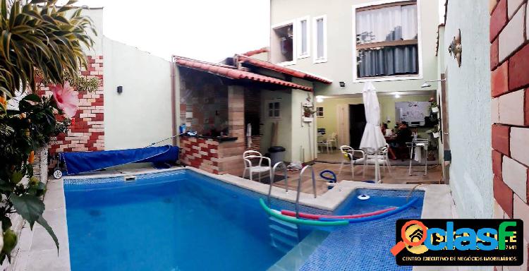 Charmosa casa independente com piscina na Praia Grande