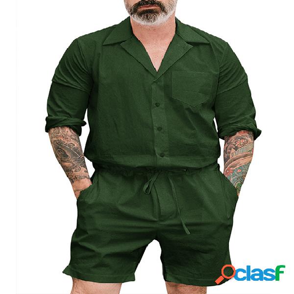 Macacão masculino com cordão solto e bolsos soltos