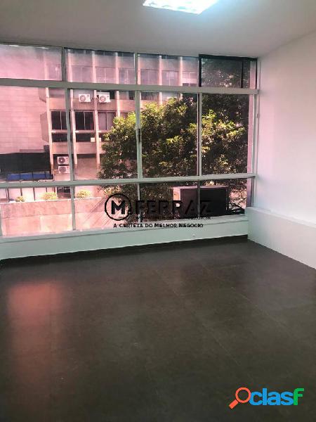 Sala Comercial e 3 banheiros à Venda, 118 m² por