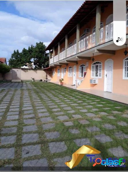 Casa em CONDOMINIO bem localizada
