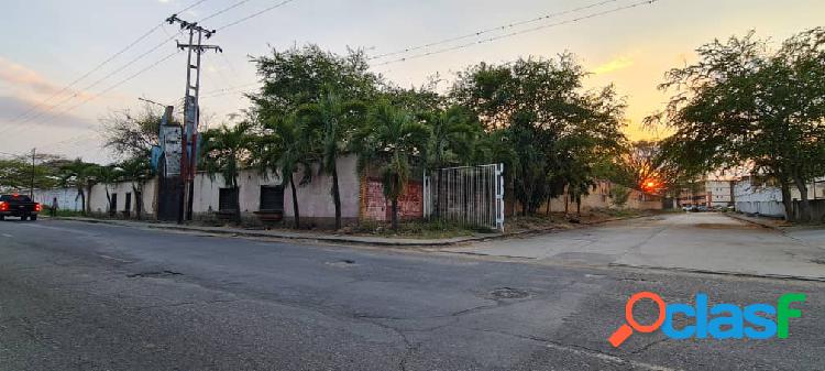 EN VENTA LOTE DE TERRENO EN CARRETERA PRINCIPAL DE TOCUYITO