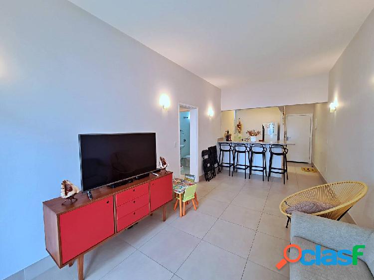 LINDO APARTAMENTO, TODO REFORMADO, 01 QUADRA DA PRAIA!