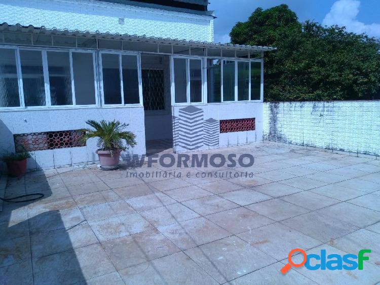 Casa tipo Apartamento ampla à venda Rua Apeiba em Rocha