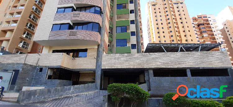 Alquilo apartamento tipo estudio de 56 mts2 y amoblado