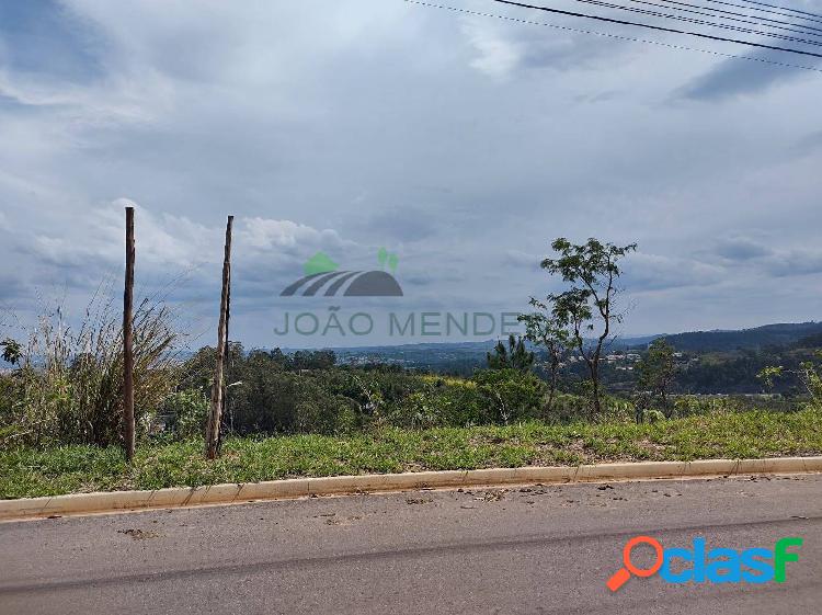 Terreno à venda no Loteamento Belvedere, em Atibaia/SP.