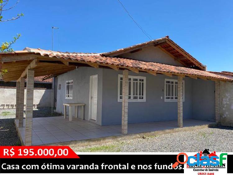 Confira. Casa com 02 dormitórios, em Bal. Barra do Sul -