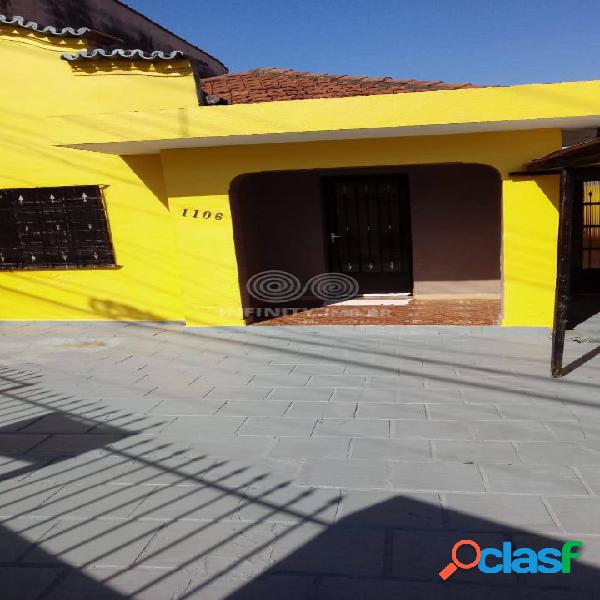 LINDA CASA NA ÁGUA RASA COM 3 DORMITÓRIOS SALA 3 COM 3