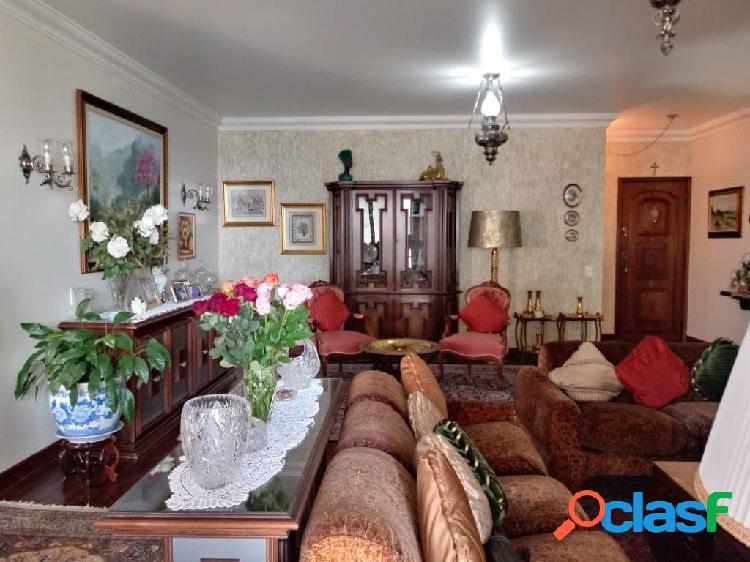 EXCELENTE APARTAMENTO RICO EM ARMÁRIOS, TERRAÇO, COZINHA