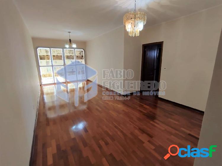 Apartamento com 3 dorms (uma suíte) - Ed. Del Rey - Centro