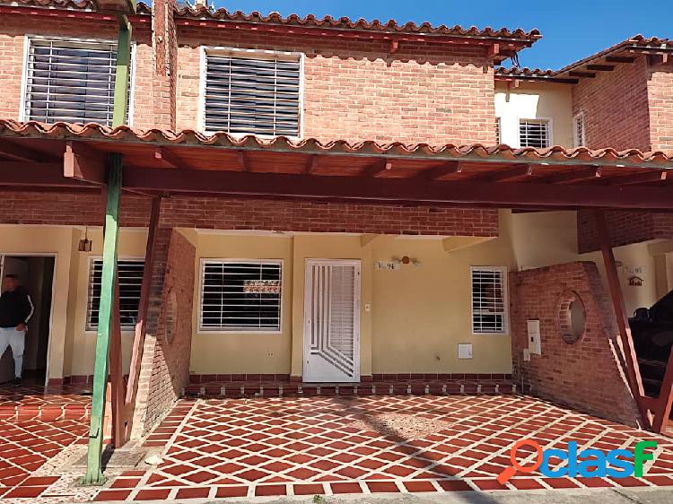 Venta de TOWNHOUSE en Villa Jardín, San Diego