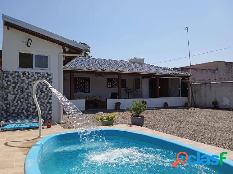 Casa com piscina à venda em Guaratuba - PR