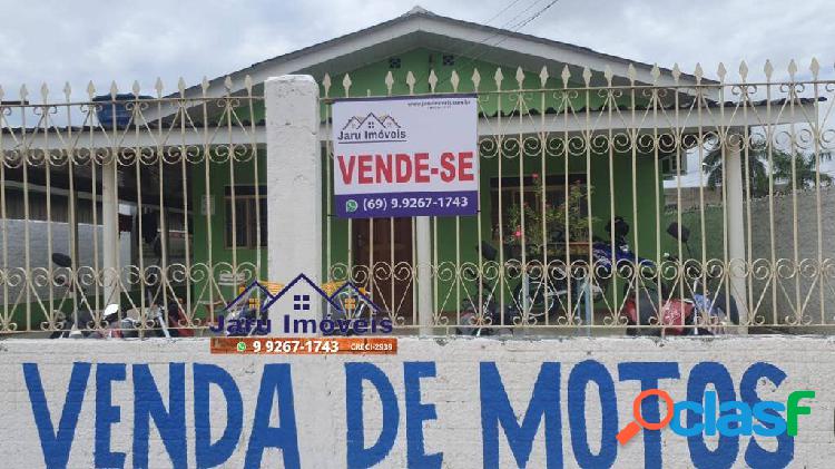 Vende-se casa na região nobre de Jaru na rua Tiradentes
